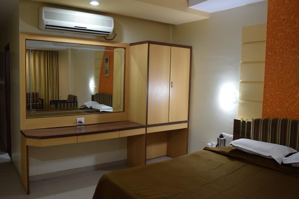 Jai Residency Hotel Gāndhīdhām Quarto foto