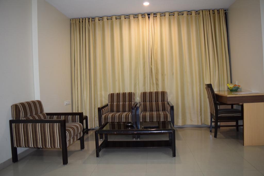 Jai Residency Hotel Gāndhīdhām Quarto foto